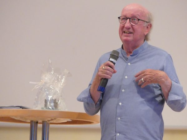 Jan Uwe Rogge bei seinem Vortrag in Romrod zum