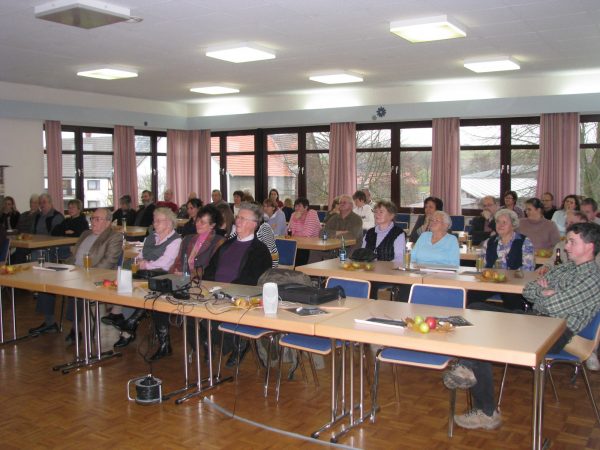 100 Jahre Schule Strebendorf: Zeugnisausgabe