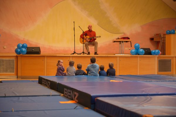 Kinderkonzert mit dem Liedermacher Fredrik Vahlein Romrod im Januar 2012