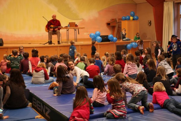 Kinderkonzert mit dem Liedermacher Fredrik Vahlein Romrod im Januar 2012