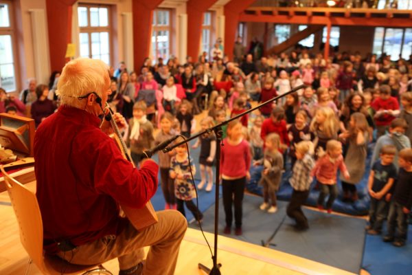 Kinderkonzert mit dem Liedermacher Fredrik Vahlein Romrod im Januar 2012