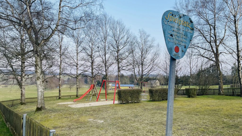 Spielplatz Ober-Breidenbach (Dorfgemeinschaftshaus)