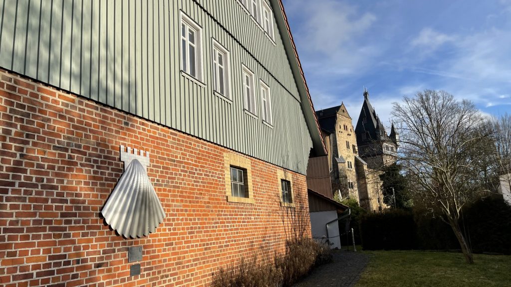 Städtepartnerschaft-Skulptur am Schlossmuseum Romrod (Foto: Thomas Liebau)