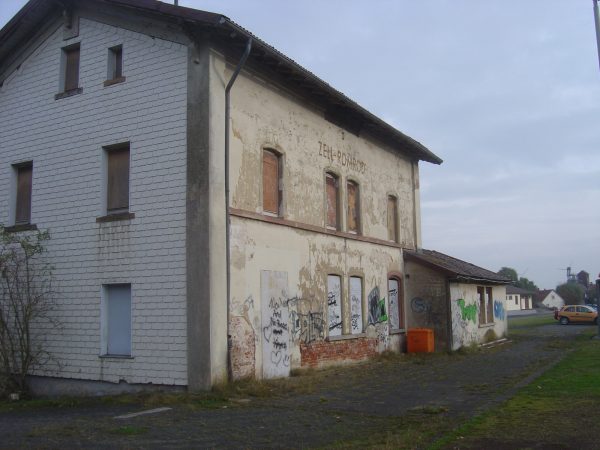 2009-02 - Abriss Bahnhof Romrod-Zell - 01