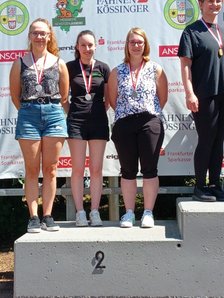 Daniela Schäfer, Marina Schneider und Janina Kister gewannen Silber