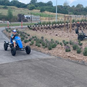 Elternverein Betreuende Grundschule Romrod schafft vier Gokarts an (August 2022) - 10