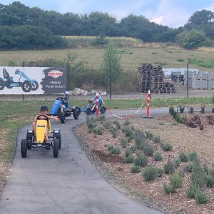 Elternverein Betreuende Grundschule Romrod schafft vier Gokarts an (August 2022) - 13