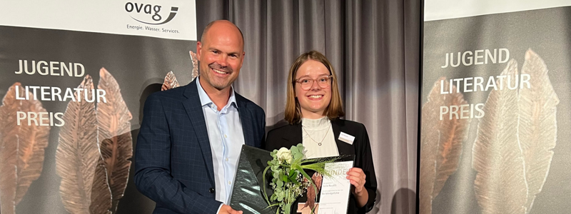 Julia Rausch aus Romrod beim Jugend-Literaturpreis der OVAG 2022