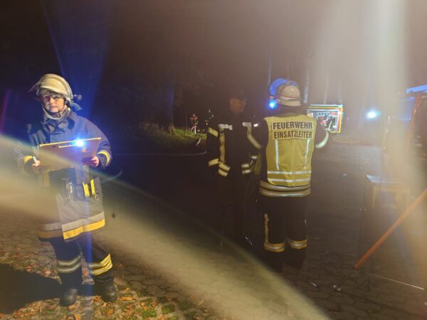 Nachtübung der Feuerwehren der Bergdörfer (November 2022) - 19
