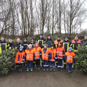 2023-01-14 - FFW sammelt Weihnachtsbäume in Romrod 01