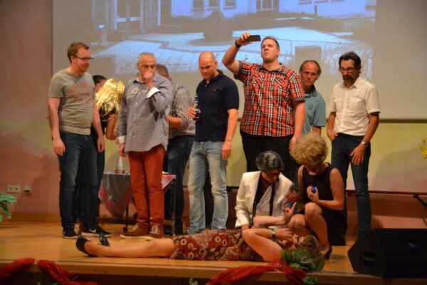 Theaterstück Romrod 2016: "Das Nachrichtengeschwader meldet sich zurück!"