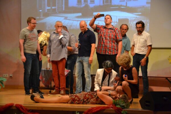 Theaterstück Romrod 2016: "Das Nachrichtengeschwader meldet sich zurück!"