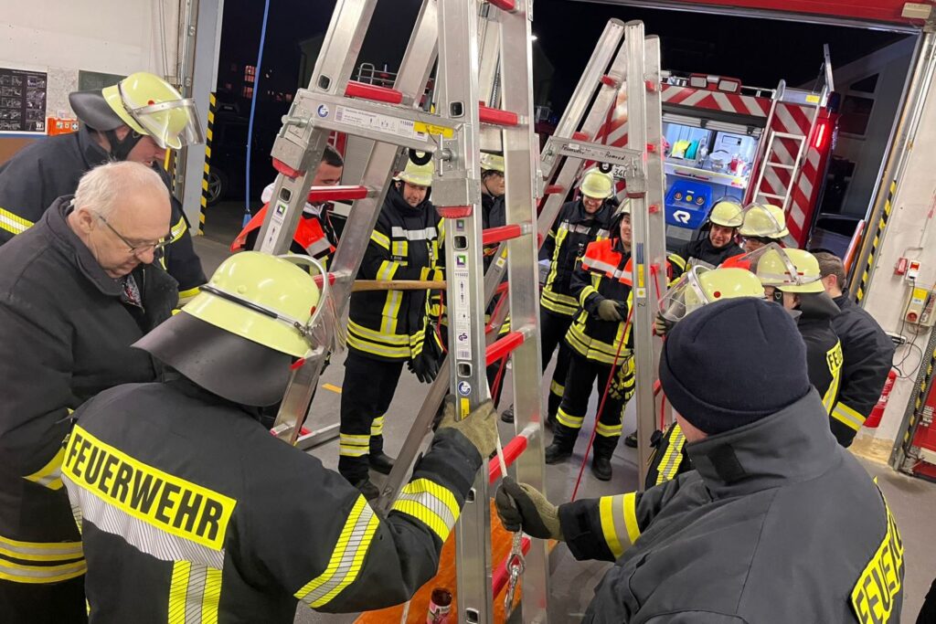 Improvisationstraining der Feuerwehr Romrod mit Teamgeist und Know-how (März 2023)