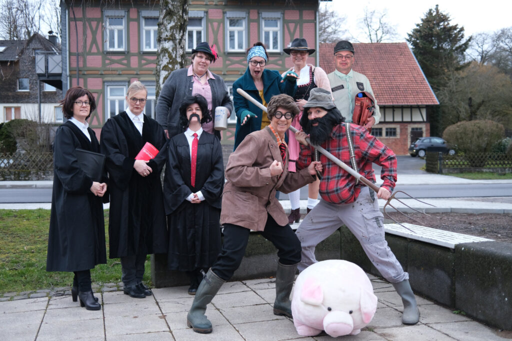 Theatergruppe Romrod zeigt Saustall beim Amtsgericht (März 2023)