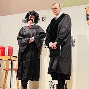 April 2023 - Theatergruppe von der Rolle Romrod - Aufführung Saustall im Amtsgericht - 17