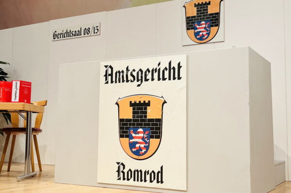 April 2023 - Theatergruppe von der Rolle Romrod - Aufführung Saustall im Amtsgericht - 26