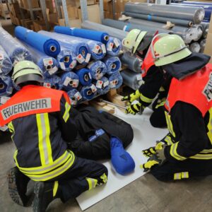 Feuerwehr-Training bei Romröder Kleiderwerk (Mai 2023) - 01