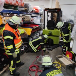 Feuerwehr-Training bei Romröder Kleiderwerk (Mai 2023) - 03