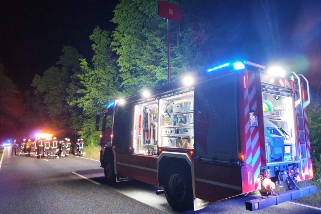 Schwerer Verkehrsunfall auf Bundesstraße 49 in der Nacht zum Montag (Juni 2023)