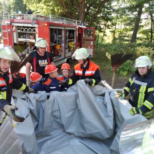 Feuerwehr Romrod trainierte Ablöschen eines Wald- und Wiesenbrandes (Juli 2023)