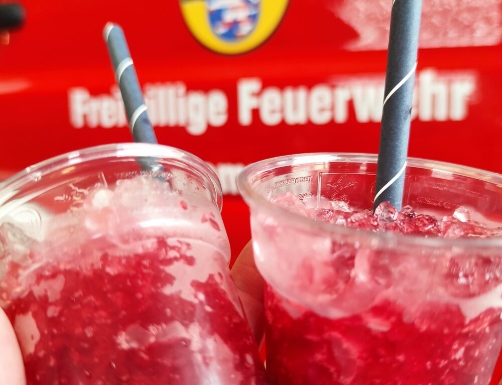 2023-09 - Feuerwehr bietet Slush-Eis am Museumsuferfest