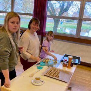 2023-11 - 2023-11 - Landfrauen und Landmädels Zell heizten die Weihnachtsbäckerei an - 11