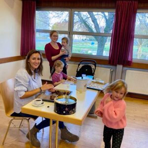 2023-11 - 2023-11 - Landfrauen und Landmädels Zell heizten die Weihnachtsbäckerei an - 3