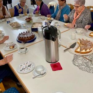 2023-11 - 2023-11 - Landfrauen und Landmädels Zell heizten die Weihnachtsbäckerei an - 5