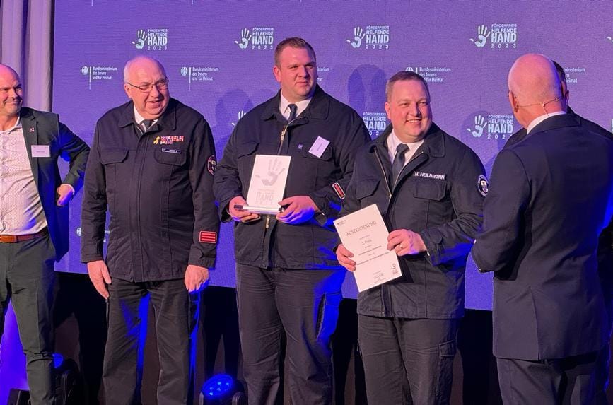 2023-11 - Förderverein der Freiwilligen Feuerwehr Romrod erhält Ehrenpreis Helfende Hand - 2