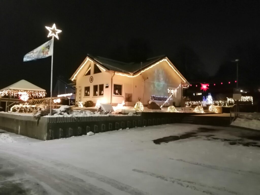 Lebendiger Adventskalender an der Mittelpunktschule Romrod 2023 - 2-min