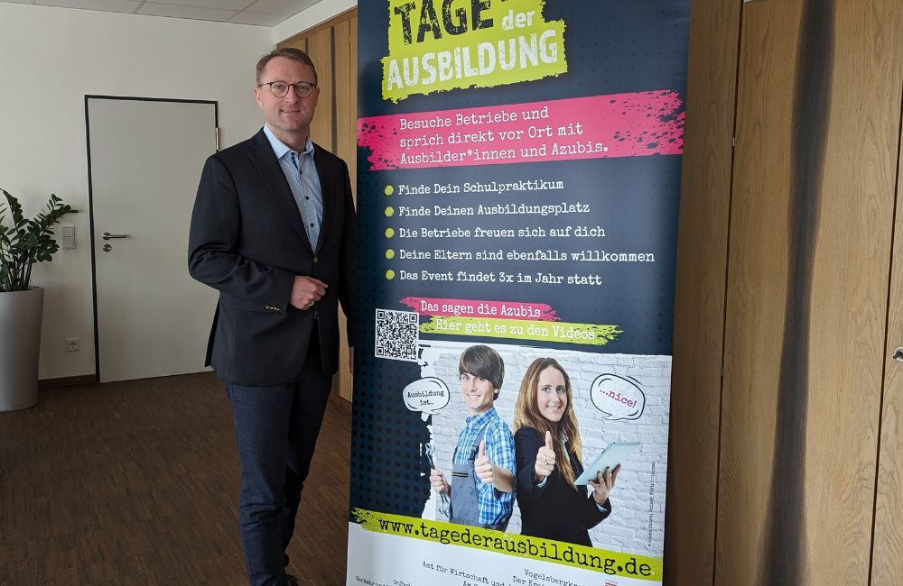 2024-02 - Erster Kreisbeigeordneter Dr. Jens Mischak wirbt für die Tage der Ausbildung