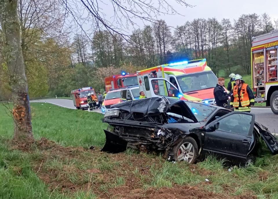 2024-04-18 - Verkehrsunfall zwischen Romrod und Nieder-Breidenbach