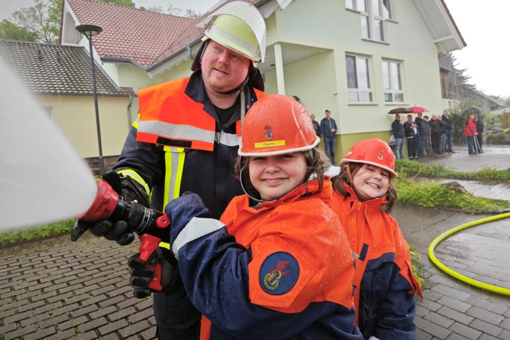 2024-05-06 - Jugendfeuer Romrod feiert 50jähriges Bestehen mit Löschübung - 4