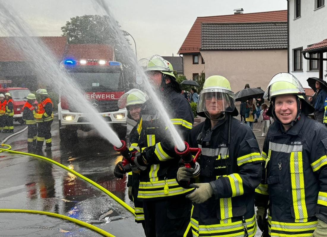 2024-06 - Feuerwehr-Großbrandübung in Stumpertenrod mit Romröder Beteiligung - 1