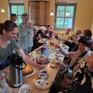 2024-06 - Landfrauen Zell weihen Vereinsheim ein 01