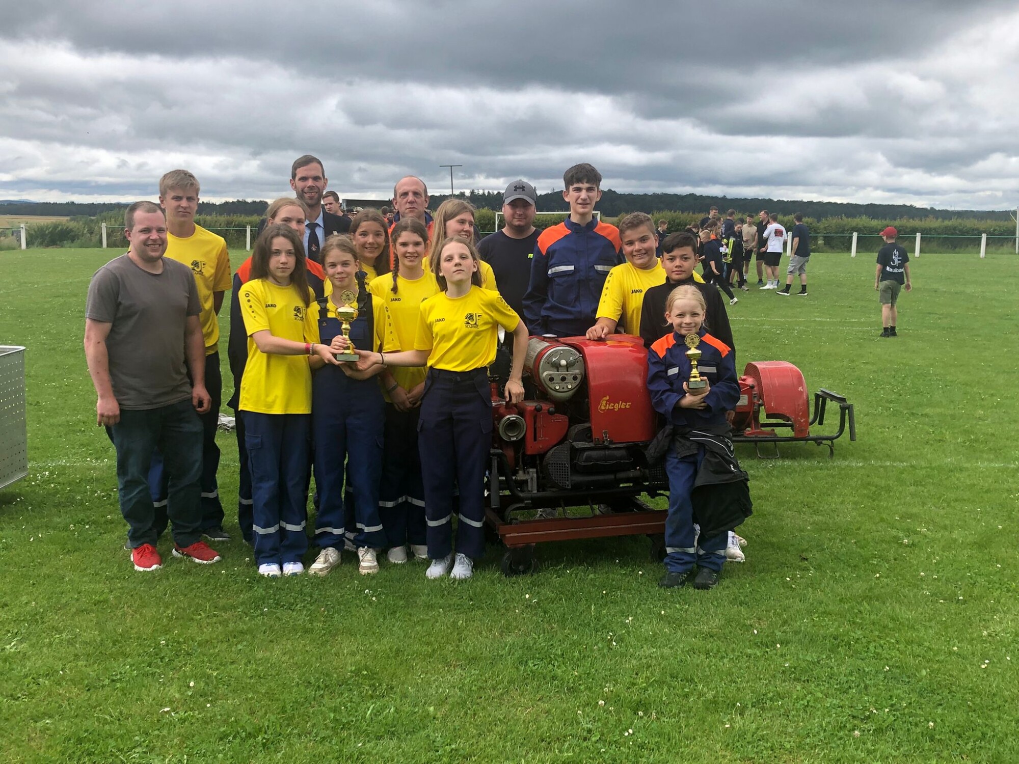 2024-07 - Kreisentscheid der Jugendfeuerwehren Mädchenstaffel aus Zell ist Kreismeister - 1