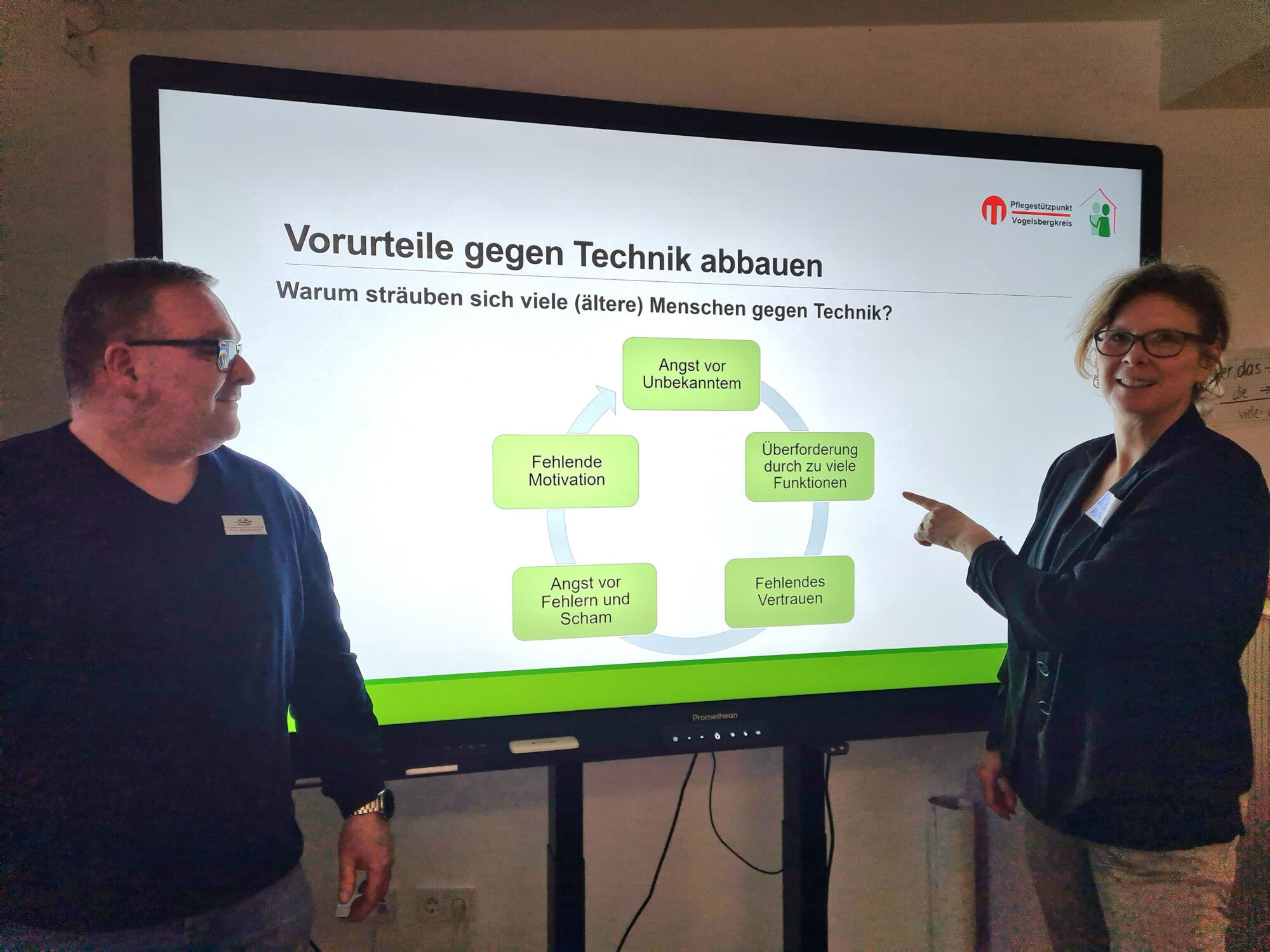 2024-04 - Sonja Reichel und Michael Merschrod stellten Technik vor, die das Leben im Alter erleichtert